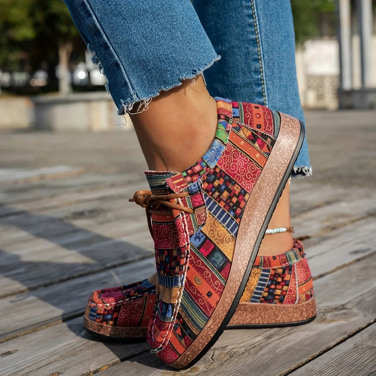 Zapatillas deportivas ortopédicas y cómodas multicolor para mujer.