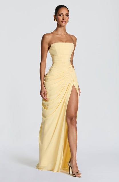 Valentina | Vestido maxi sin tirantes con corset y drapeado asimétrico