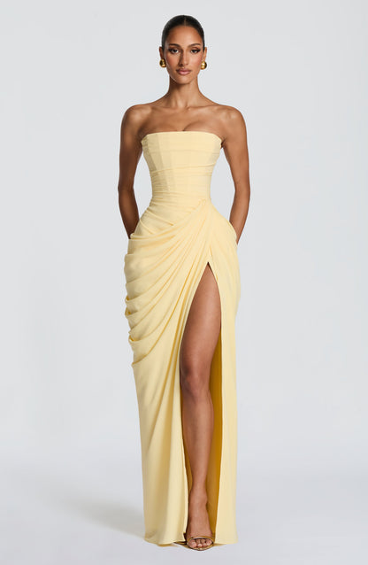 Valentina | Vestido maxi sin tirantes con corset y drapeado asimétrico