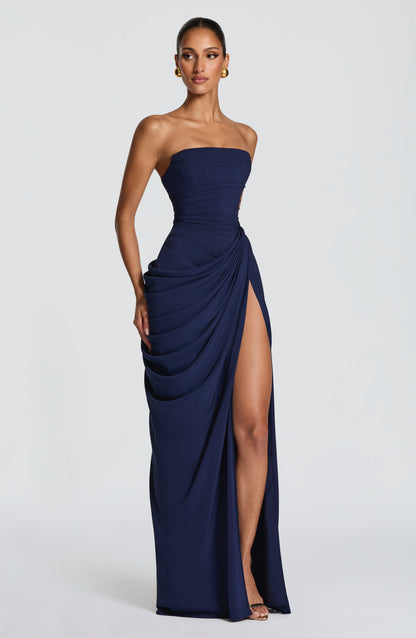 Valentina | Vestido maxi sin tirantes con corset y drapeado asimétrico